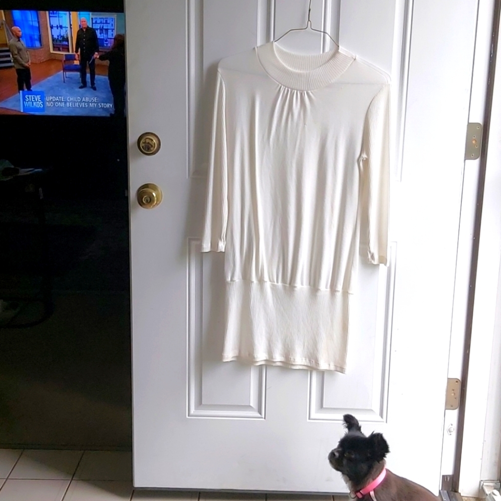 White dress never worn...like new